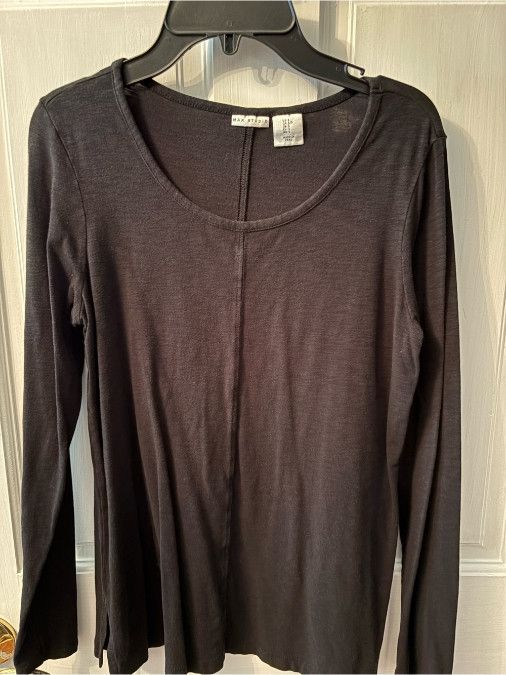 Max Studio Black Long Sleeve Scoop Neck Tee